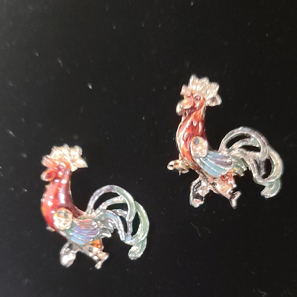 Vintage pair of 50s or 60s Enamel Rooster Bird Scatter Pin Brooches